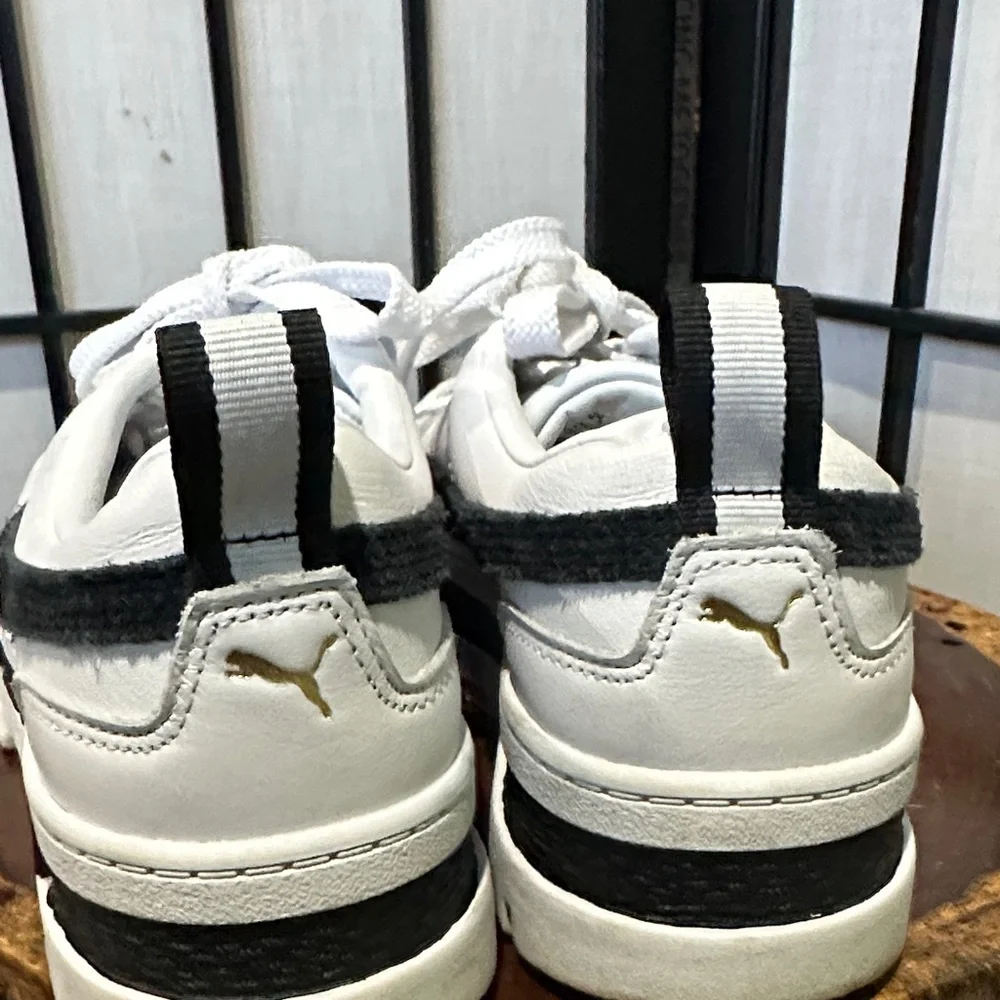 Puma White Platform Sneakers with Black Stripe EUC Size 7 - Picture 6 of 9